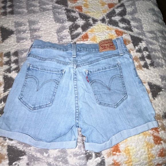Levi Strauss women’s size 28 jean shorts - Picture 4 of 5